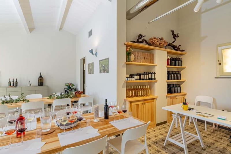 Alghero: Sunset Wine and Olive Oil Tour in Boutique Winery - Sunset at Wine Resort Ledà dIttiri