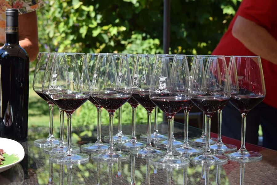 Alghero: Sunset Wine and Olive Oil Tour in Boutique Winery - Sweets and homemade liquor to finish