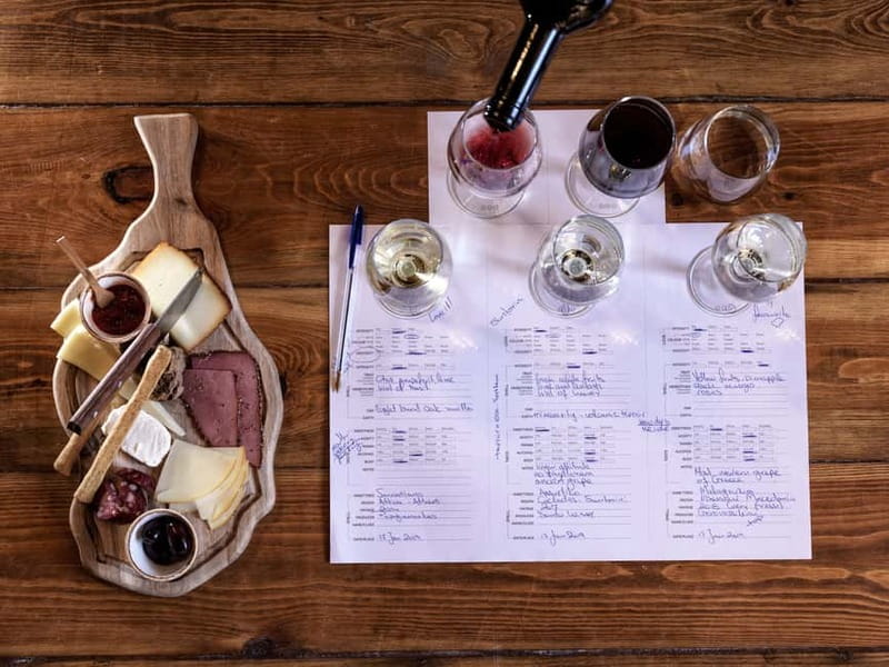 Athens: Acropolis Wine Tasting with Cheese and Olives - What the virtual vineyard tour adds