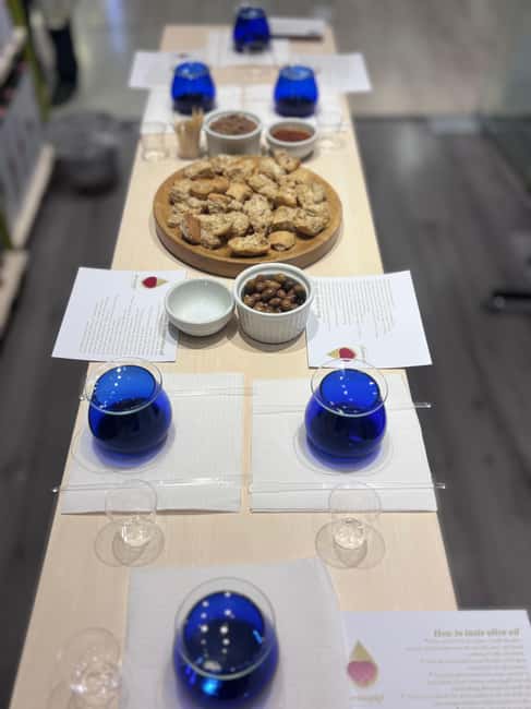 Athens: Cretan Olive Oil Tasting Experience - Comparing early harvest and extra virgin olive oil
