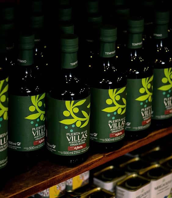 Baeza: Olive Oil Tasting Experience - The guides and language options