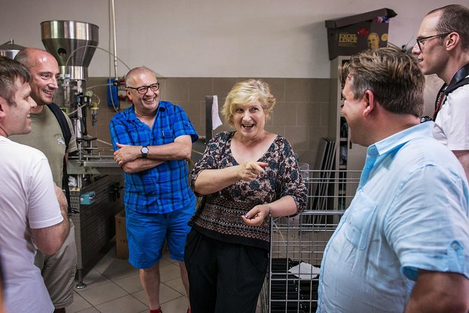 Balsamic Vinegar, Olive oil and Organic Winery Tour in Assisi with tasting - A short first stop at Tili 21