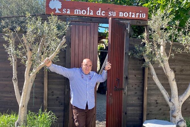 Cagliari Olive Oil Farm & Tasting (Since 1600, 20 Minutes Away) - Seeing live extra virgin olive oil production