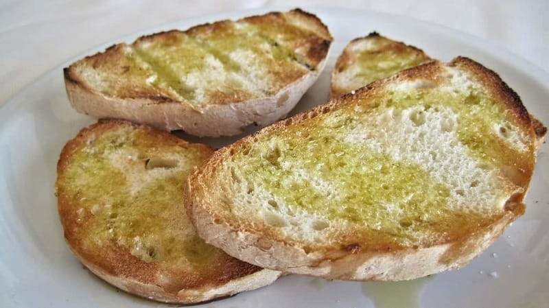 Cagliari: private tasting of fine extra virgin olive oil - Bruschetta, Local Foods, and the Aperitif Feel