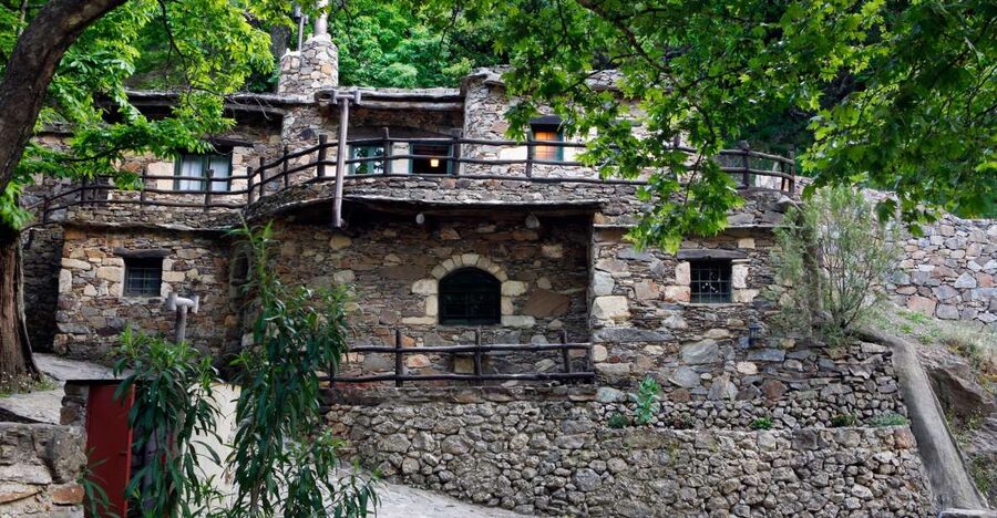 Chania: Milia Mountain Tour w/Lunch Olive Oil/Wine Tastings - Ano Vouves and the olive tree that still bears fruit