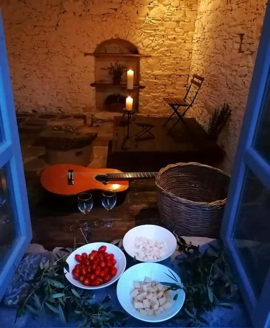 Classical guitar concert in a historic olive press - Useful planning tips for the evening