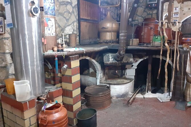Cretan Wines & Olive oil tour - The treasures of Crete - The small vehicle makes the long day easier