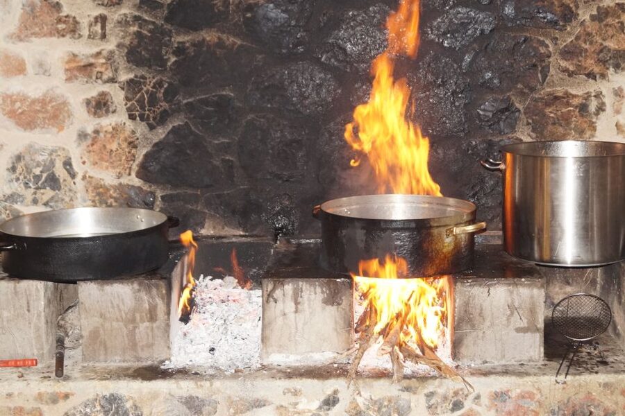 Crete: Olive Oil Factory Tour, Dinner & Traditional Dancing - Who will enjoy this evening most?