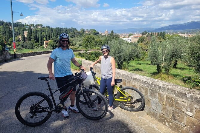 E-bike 2.5 hour Florence & Tuscany With Fresh Olive Oil and Bread - Climbing to Villa del Poggio Imperiale