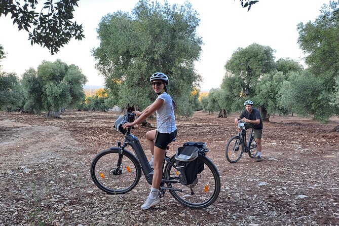 e-bike tour in the plain of the secular olive trees of Ostuni - How much cycling and walking should you expect?