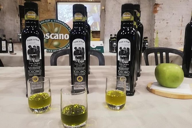 Extra Virgin Olive Oil Experience - Meeting Katia and the people behind the oil