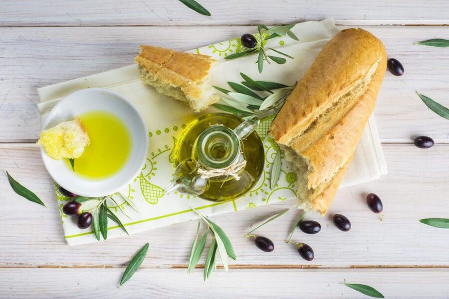 Extra Virgin Olive oil tasting - Who will enjoy this most?