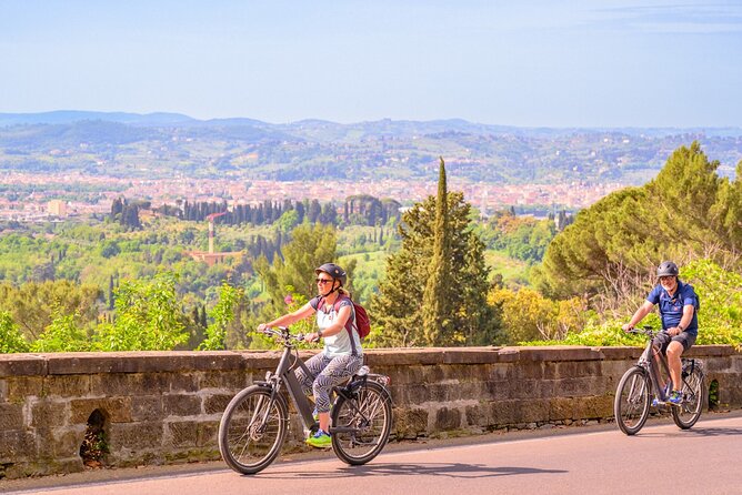 Florence: E-Bike tour to Fiesole with optional Pool or Olive Oil - The morning olive oil stop