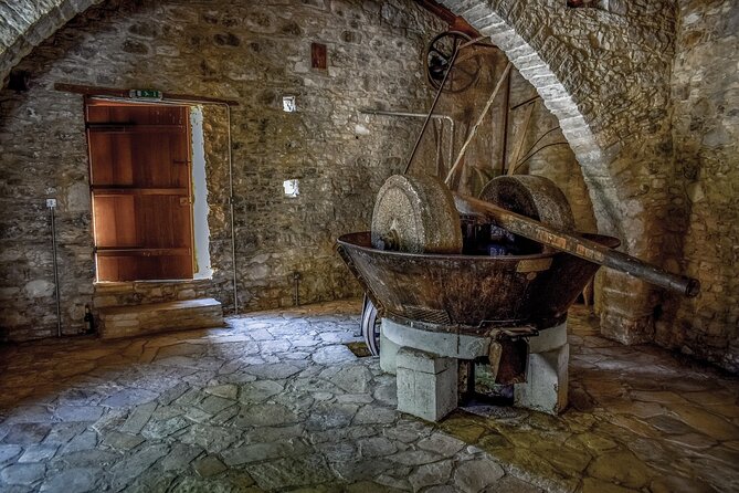 Full-Day Private Tour Corinth and Olive Oil Tasting from Athens - A quick look at Acrocorinth