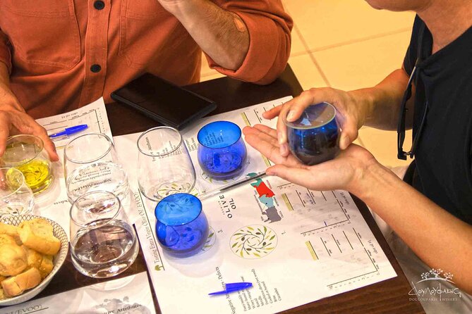 Guided Tasting of 3 Extra Virgin Olive Oils at Douloufakis Winery - How the one-hour tasting unfolds