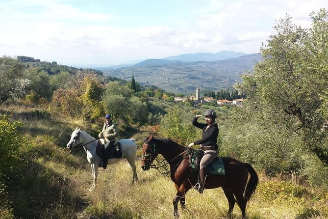 Horse ride, Olive Oil and local foods tasting in a Tuscan farm - Riding through vineyards and olive groves