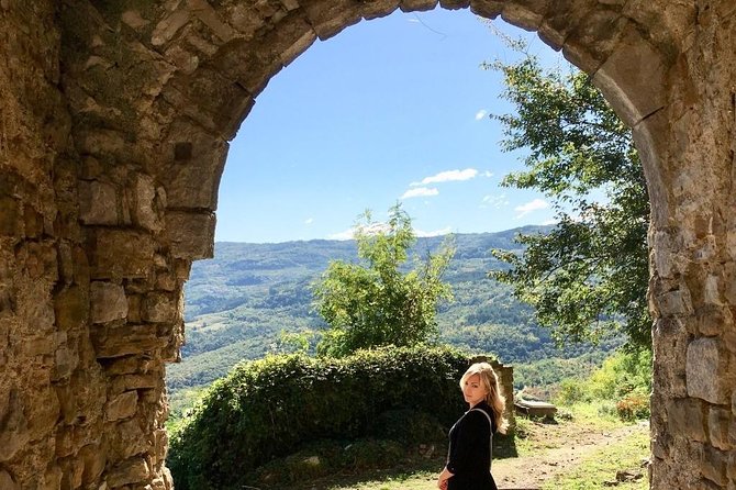 Istrian hill top cities tour with truffle and olive oil tasting - Groznjan is the most relaxed walking stop