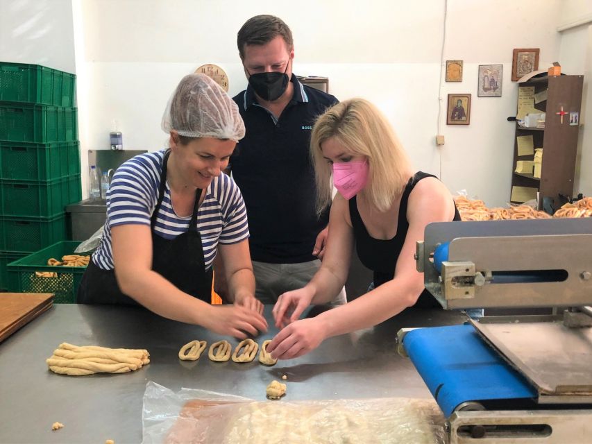 Kalamata: Food tour and Olive Oil Tasting with Light Lunch - A light Messinian lunch in a family ouzo tavern