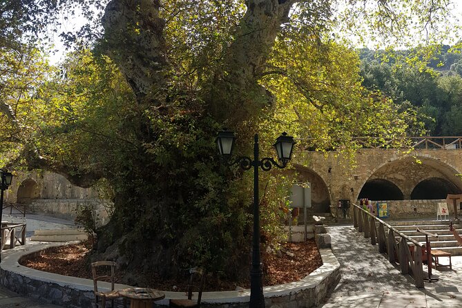 Knossos & lasithi plateau villages,Zeus's cave,&olive oil Mill - Aposelemis Dam and the short photo stop