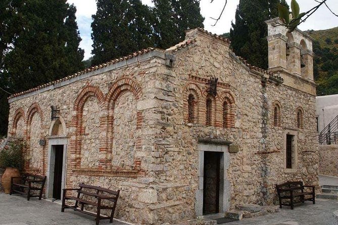 Knossos-Zeus Cave -Old Traditional Villages-Olive Oil Factory - Mochos gives the day a slower rhythm