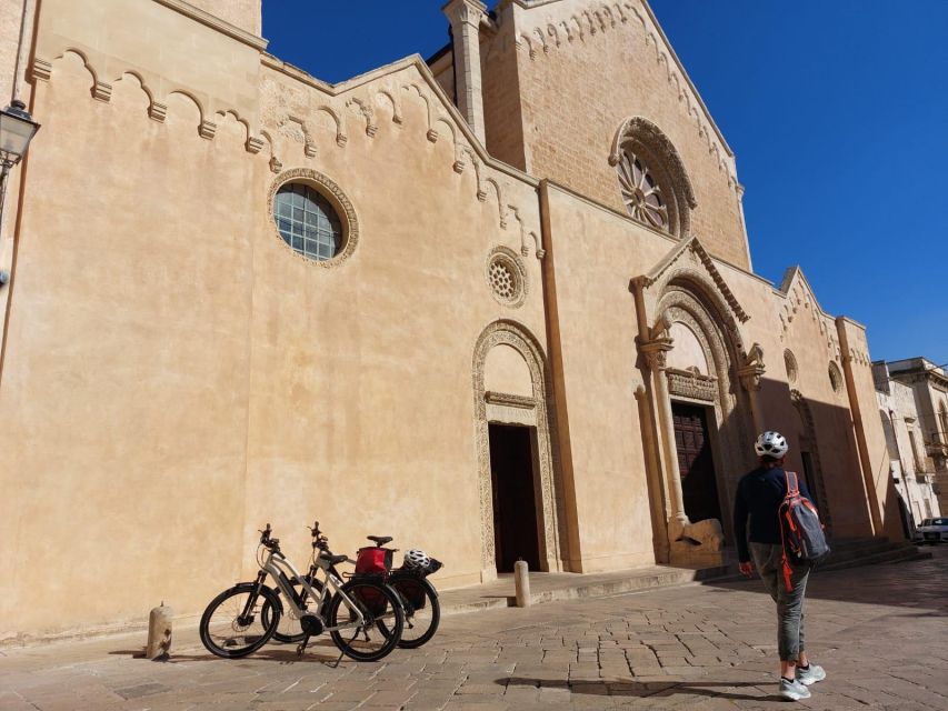Lecce: E-Bike Tour to Galatina Olive Mill & Wine taste +Taxi - Riding through olive groves and Masserias