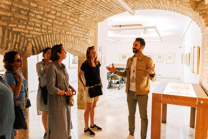 Marbella Old Town: Private Walking Tour with Olive Oil Tasting - Capilla de San Juan de Dios and Plaza Altamirano