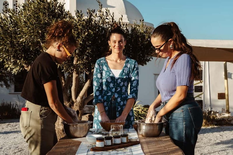 Naxos Town: Olive Oil Tasting & Baking in the Heart of Town - Tasting Naxian oils without the fuss