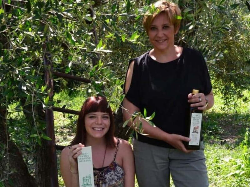 Olive Mill Tour with Oil and Food Tasting in Chianciano - Forty minutes of Tuscan food and wine
