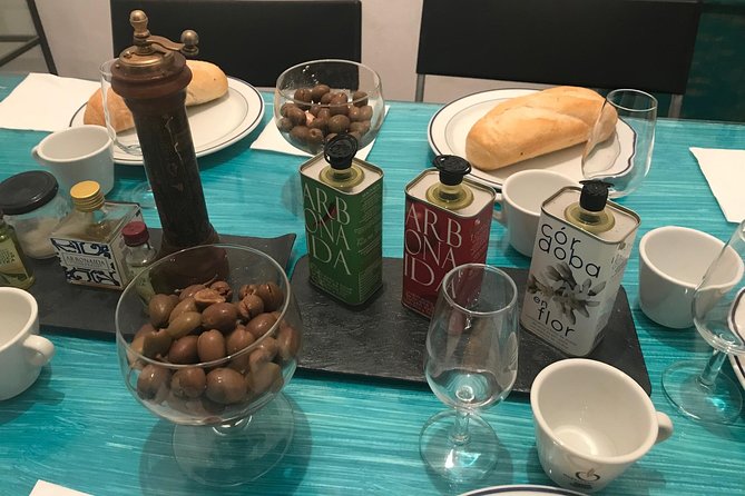 Olive Oil tasting breakfast & Tour in Cordoba - Tasting olives before tasting oil
