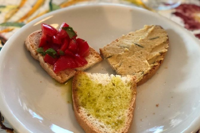 Olive Oil tasting with Olive Mill Tour in Umbria. - Learning how to taste extra virgin olive oil