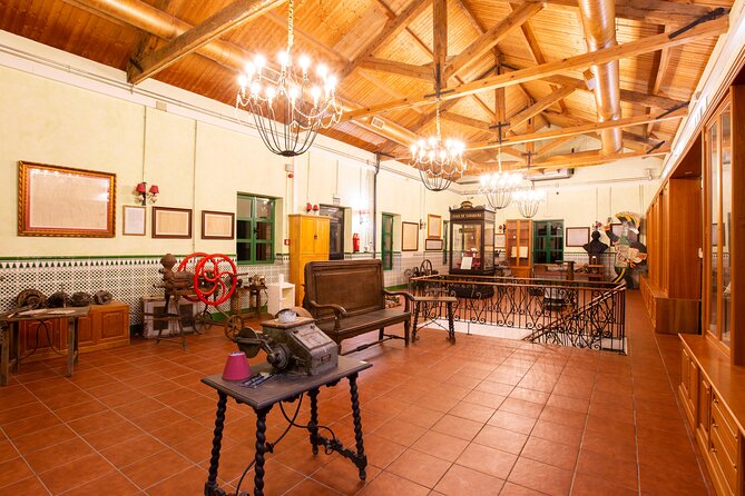 Paella, Olive Oil, Wine & Relax in Rural Estate outside Madrid - Tielmes and the caves of Risco de las Cuevas
