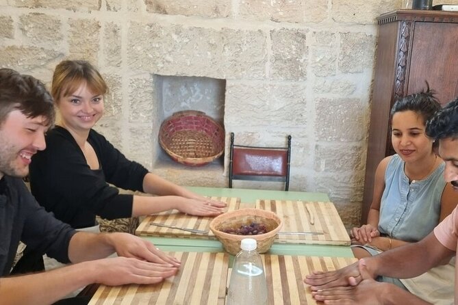 Pasta lesson with extra virgin olive oil tasting - A farm kitchen near Brindisi, not a restaurant classroom