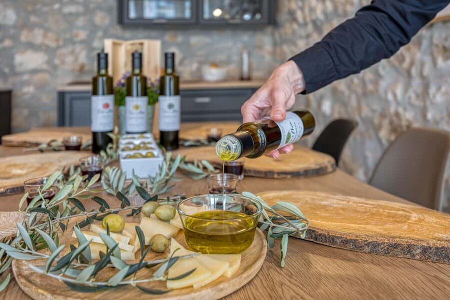 Poreč: Olive Grove Walk and Tasting with Local Products - What the strongest feedback tells you