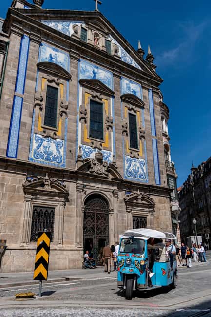 Porto: Tuk Tuk Tour with Olive Oil Tasting - Key points at a glance