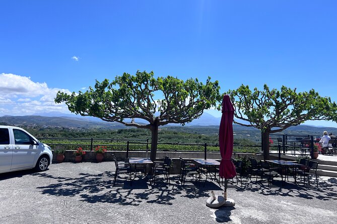 Premium Cretan Olive Oil Tasting, Wine, Raki and Local Food Tour - Stironas and the traditional Cretan kazani