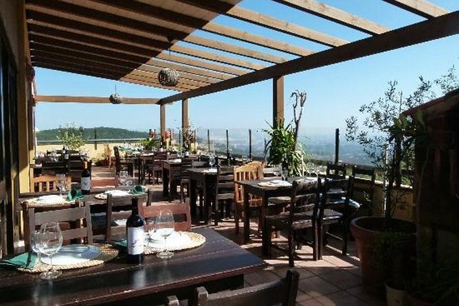 Premium gastronomic mountain tour: Wine, olive oil, spirits, food - Old olive oil methods at Lagar dos Pardieiros