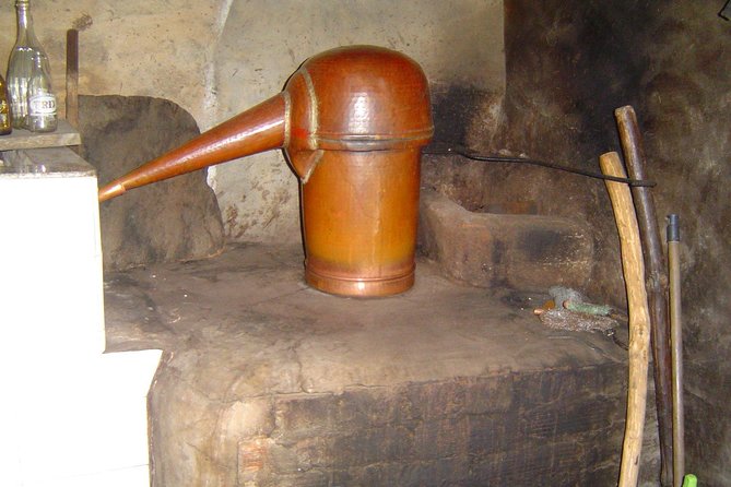 Premium gastronomic mountain tour: Wine, olive oil, spirits, food - Fabio and the value of a private guide