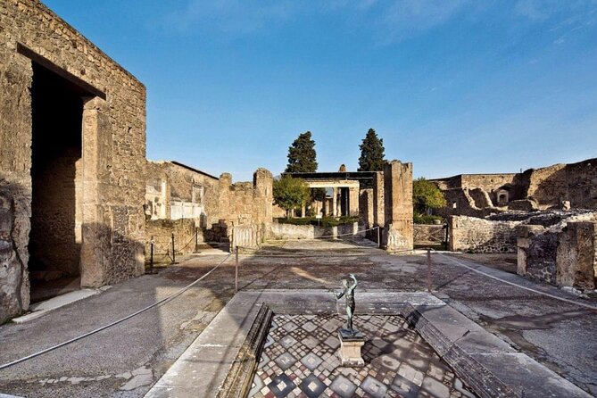 Private Pompeii Tour with lunch and Olive Oil Factory Experience - The 9:00 a.m. pickup from Sorrento