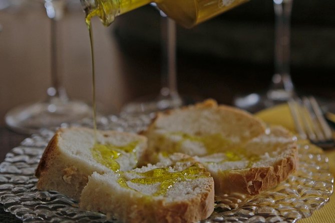 Private Wine and Extra Virgin Olive Oil Tasting - Meeting Dario and the family behind the farm