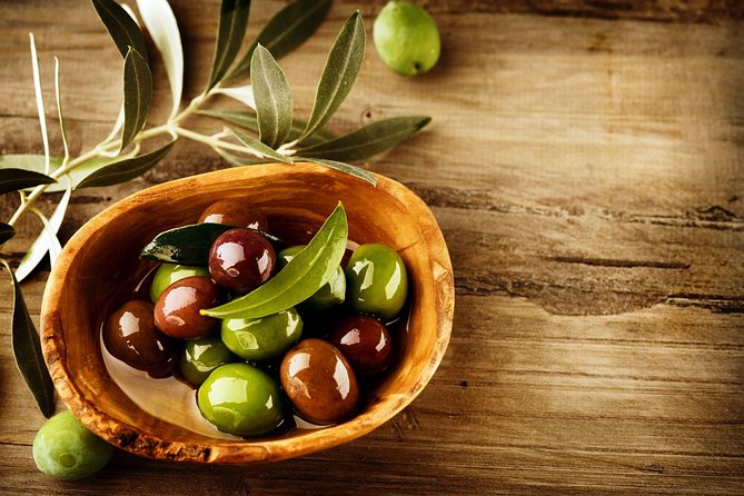 PRIVATE Workshop ESSENTIAL OILS & OLIVE OIL Factory with TASTING - Key things to know before booking