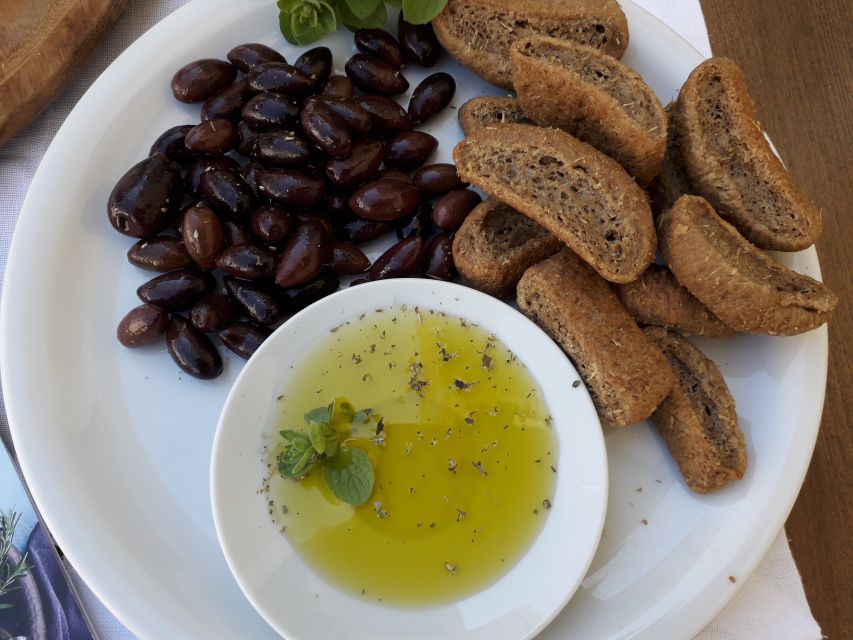 Rethymno: Olive Oil Tasting with Cretan Food Pairing - Meeting Aspassia and getting oriented