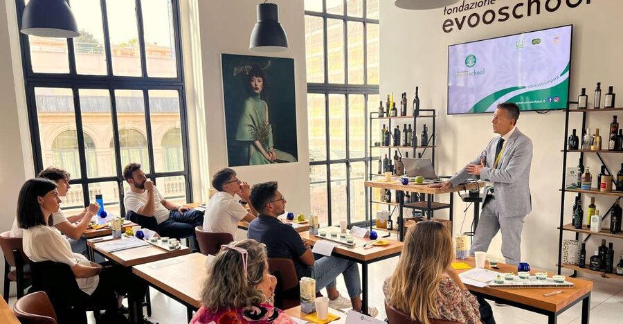 Rome: Masterclass Extra Virgin Olive Oil & Table Olives - Understanding Two Types of Table Olives