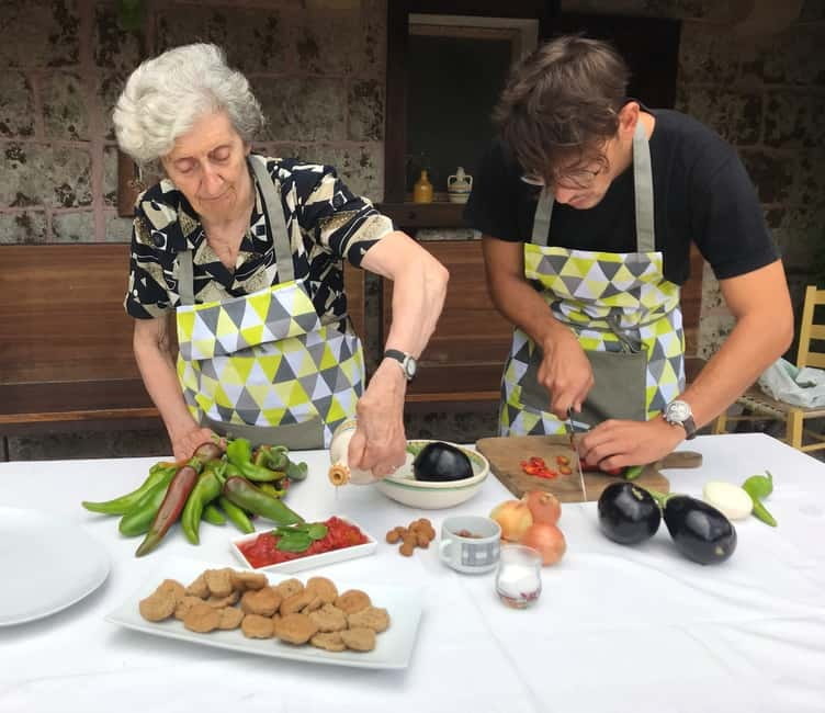 Salento: Olive Oil Mill Walking Tour with Tastings - Learning to tell olive oils apart