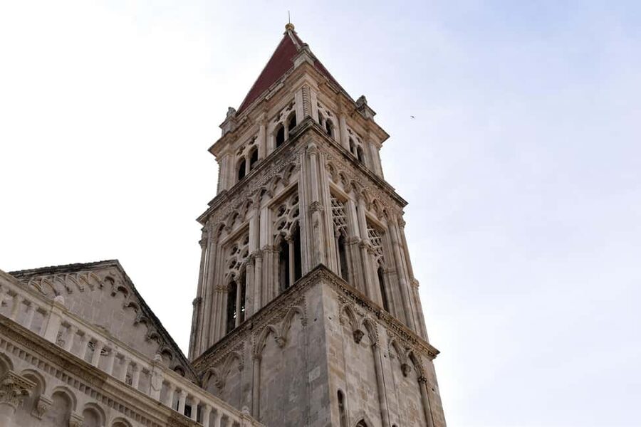 Split: Blue Line Sightseeing to Trogir, Klis & Olive Museum - How to make the day go better