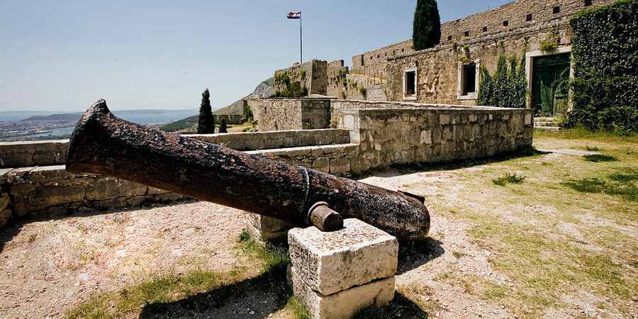 Split: Klis Fortress GOT and Olive Museum Entry Tickets - Consider lunch at the gastronomic center