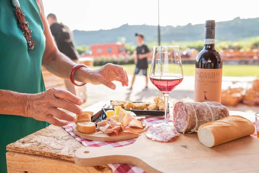 THE TRADITIONS OF VALPOLICELLA: WINE, EXTRA VIRGIN OLIVE OIL, AND HONEY TASTING - The Human Side of La Dama S.S.A.