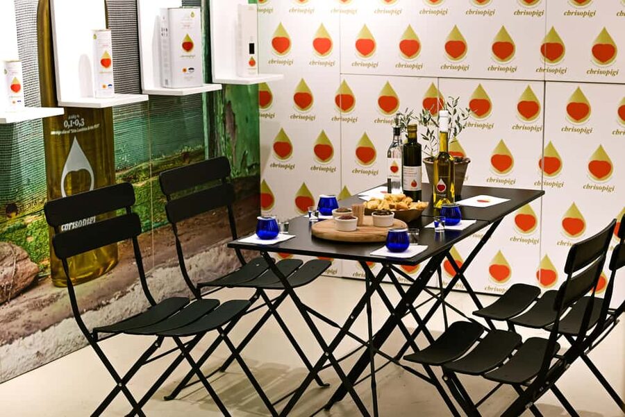 Thessaloniki: Cretan Olive Oil Tasting Experience - Learning how early harvest olive oil is made