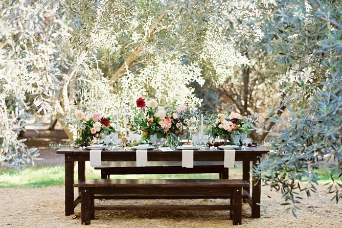 Think of a romantic meal in the Olive Trees shade, accompanied by Tuscan wines! - The romantic factor depends on the day