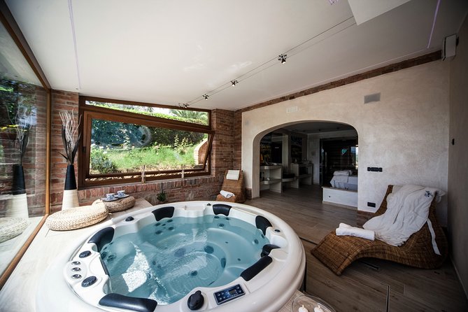 Think of a romantic meal in the Olive Trees shade, accompanied by Tuscan wines! - Who will enjoy this experience most