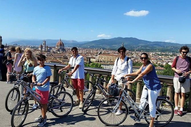 Tuscany Bike Tour with Wine, Oil and Food in the Florentine Hills - The farm table: Chianti, oil, and Tuscan snacks